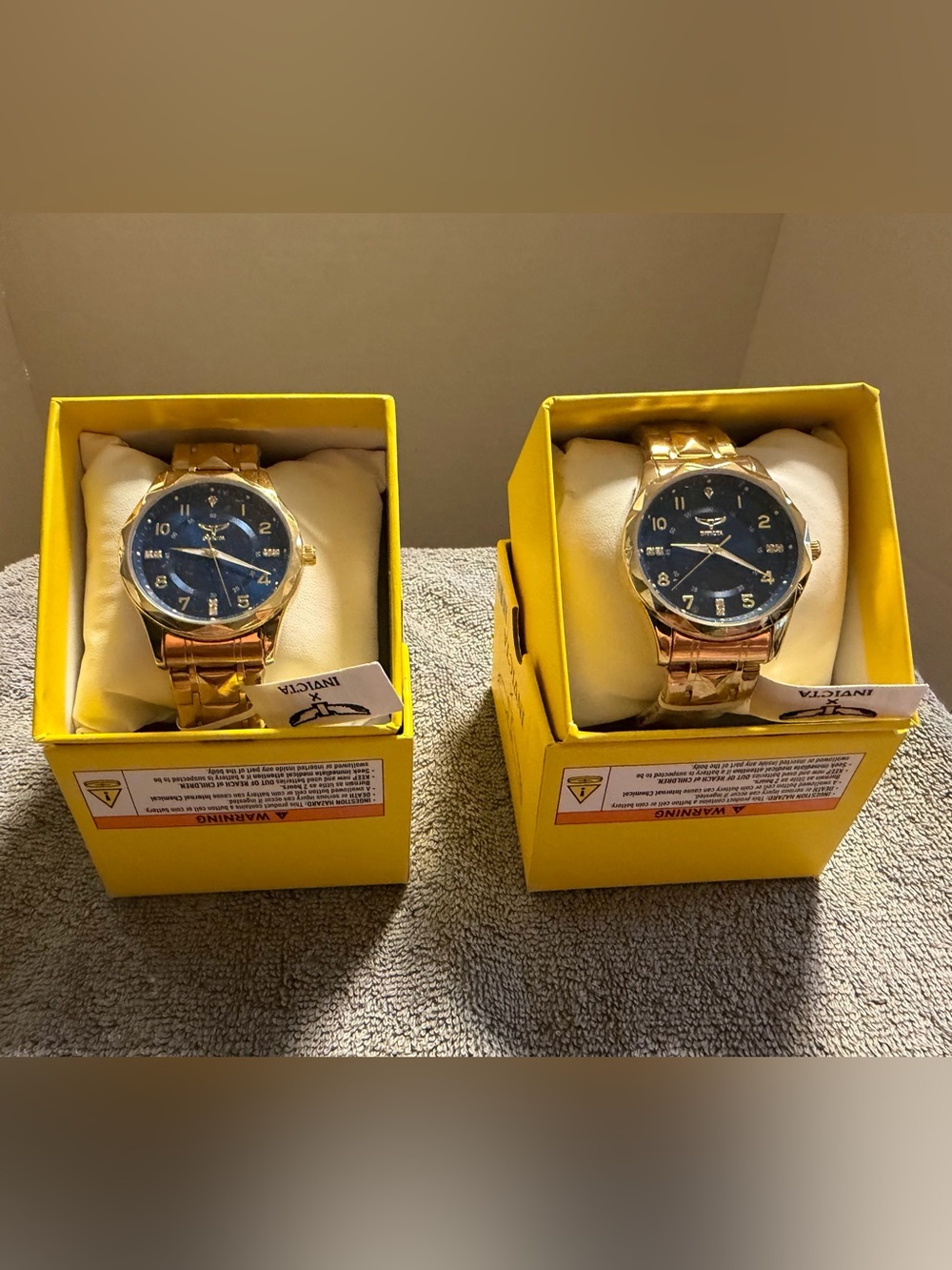 NWT Stainless Steel Invicta Model 69020 Men's Quartz Watch Gold Tone Blue Dial